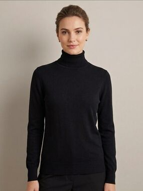 Woolen Bloom Black Turtleneck Sweater M Soft Minimalist Office Quiet Luxury